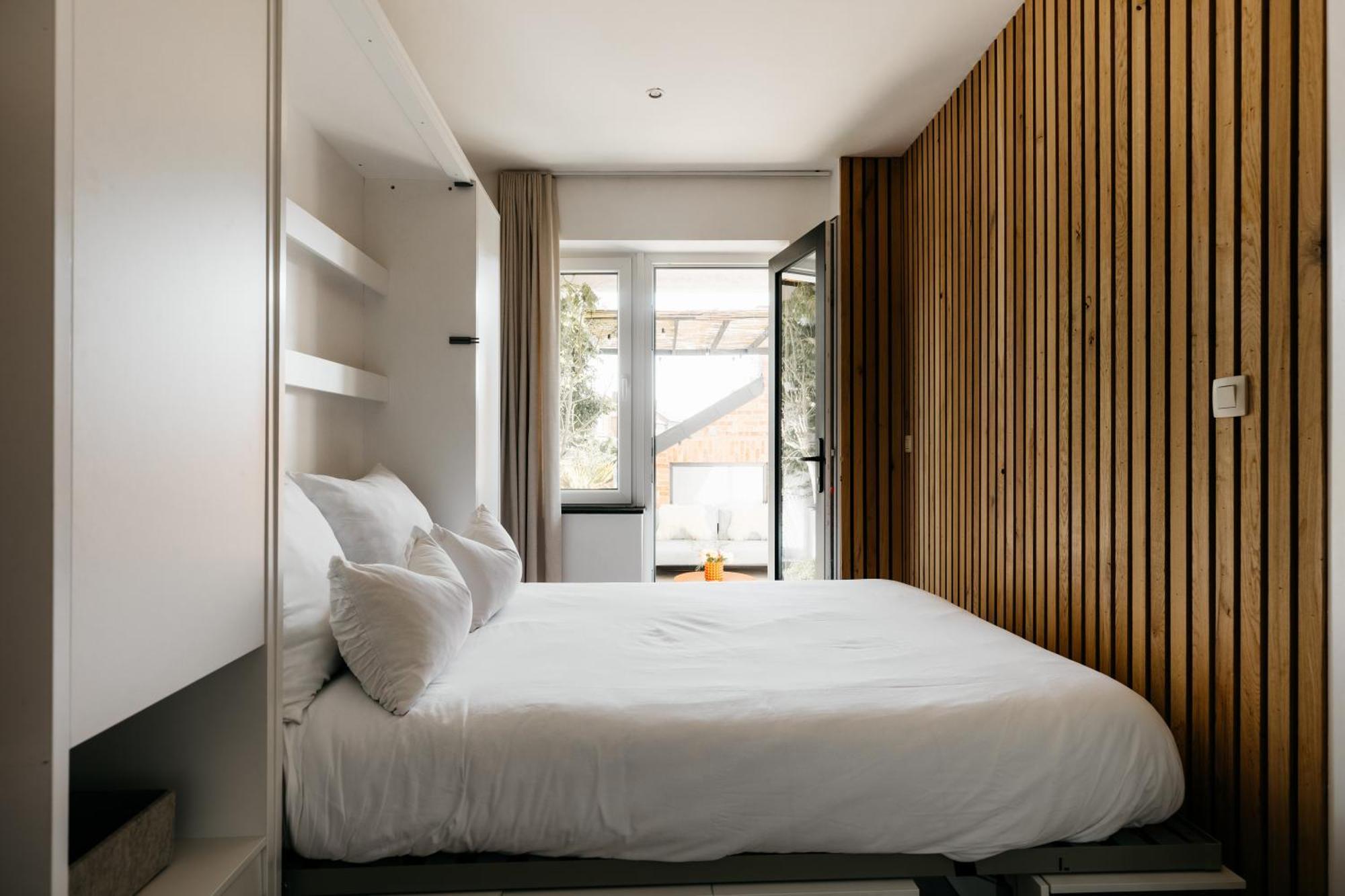 The Edgewater Suites - Park View Намюр Екстериор снимка
